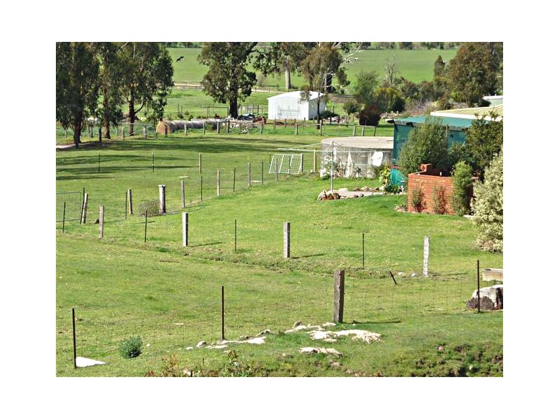 50 Sunderland Road, Glengarry VIC 3854