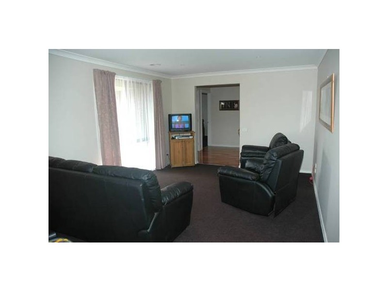 Inverness Way, Traralgon VIC 3844