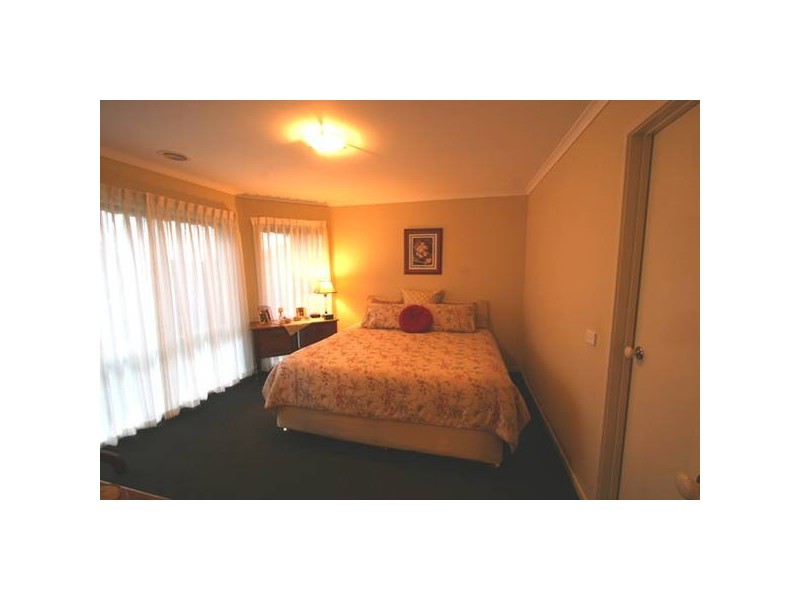 10 Barton Place, Traralgon VIC 3844