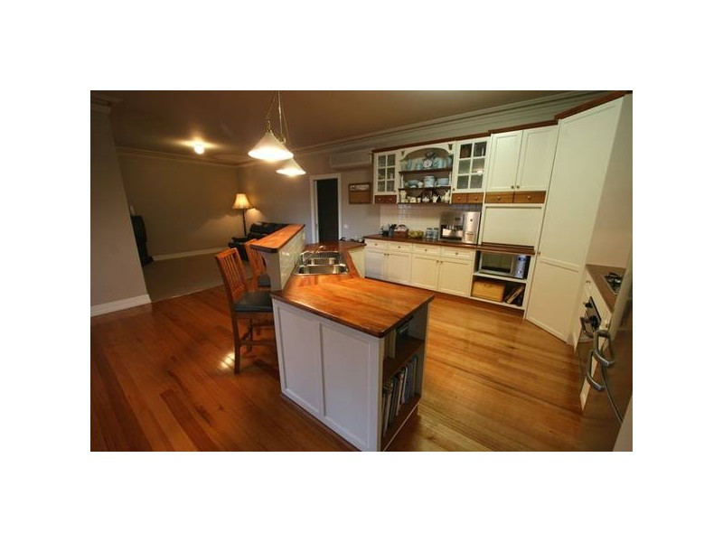 100-102 Hickox Street, Traralgon VIC 3844