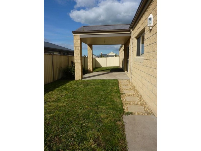 17 Victoria Court, Traralgon VIC 3844