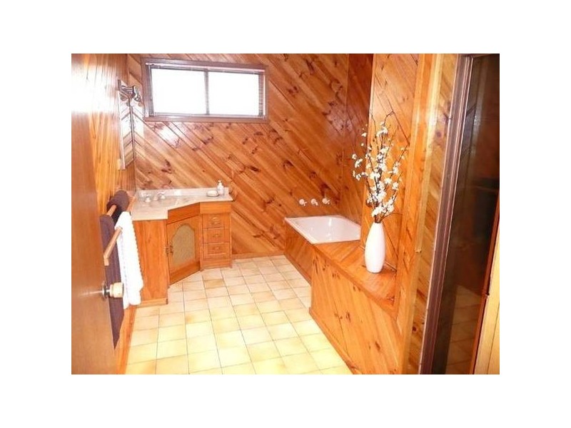 135 Rickard Drive, Hazelwood South VIC 3840