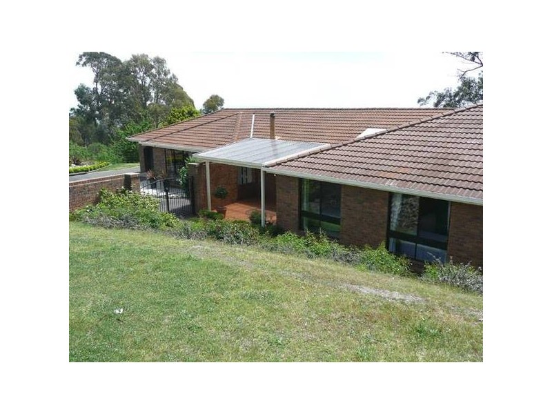 135 Rickard Drive, Hazelwood South VIC 3840