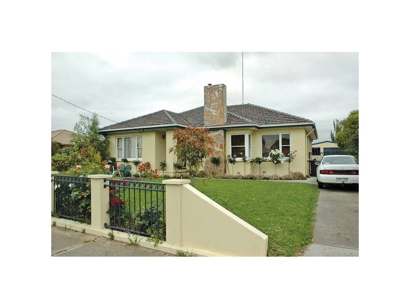 27 Loch Park Road, Traralgon VIC 3844