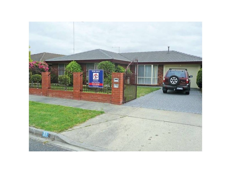 21 Swallow Grove, Traralgon VIC 3844