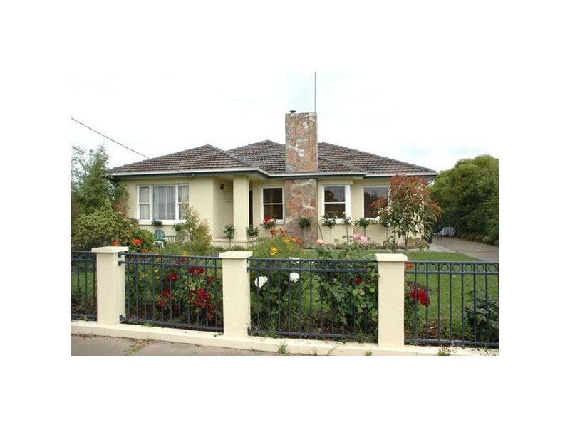 27 Loch Park Road, Traralgon VIC 3844