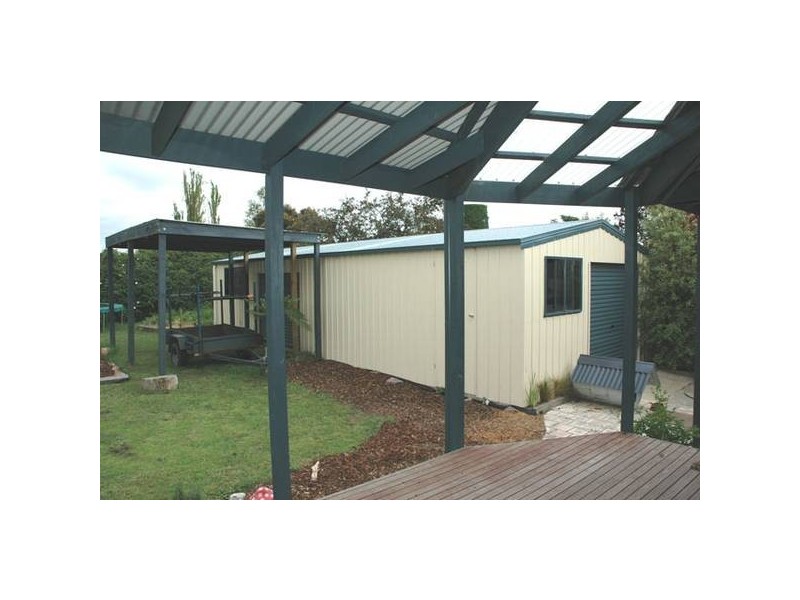 27 Loch Park Road, Traralgon VIC 3844