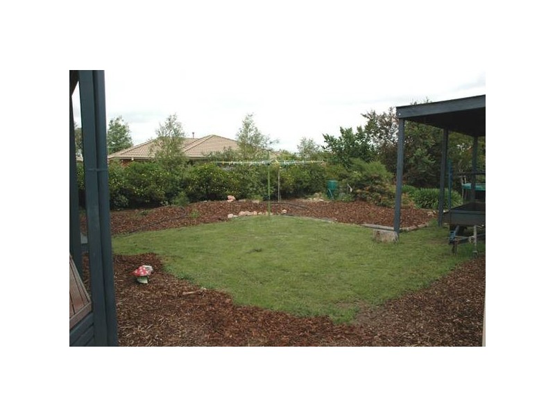 27 Loch Park Road, Traralgon VIC 3844
