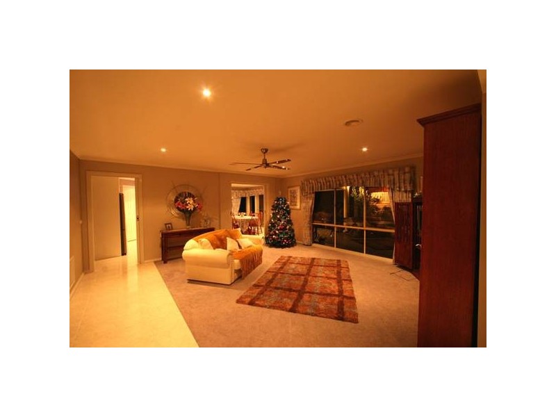 12 Barton Place, Traralgon VIC 3844