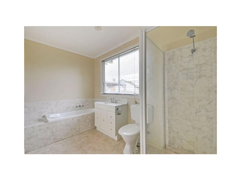 4 Barker Crescent, Traralgon VIC 3844