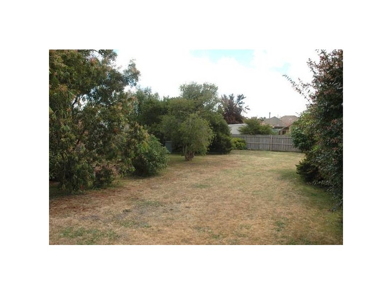 19 Loch Park Road, Traralgon VIC 3844