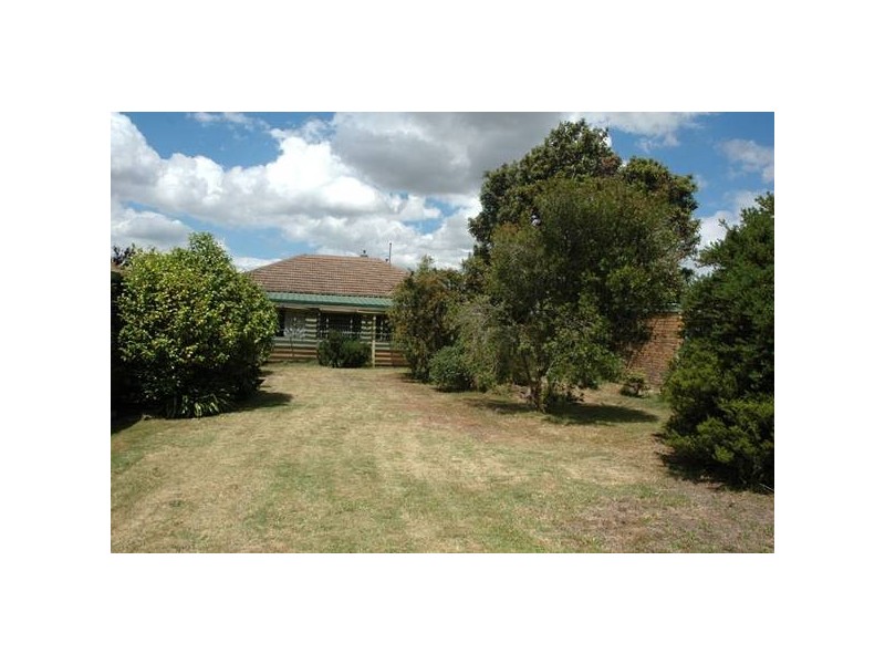 19 Loch Park Road, Traralgon VIC 3844
