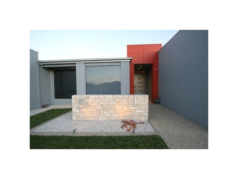 5 Nicholson Place, Traralgon VIC 3844