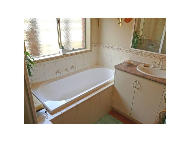 3 Giles Place, Traralgon VIC 3844