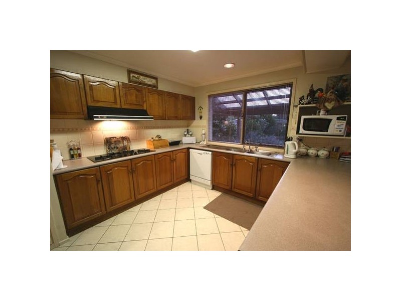 27 Coster Circle, Traralgon VIC 3844