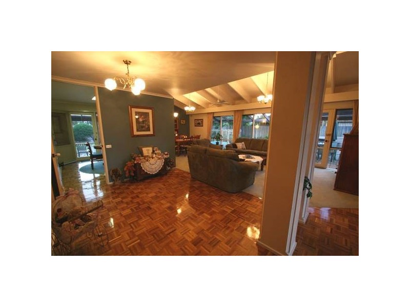 27 Coster Circle, Traralgon VIC 3844