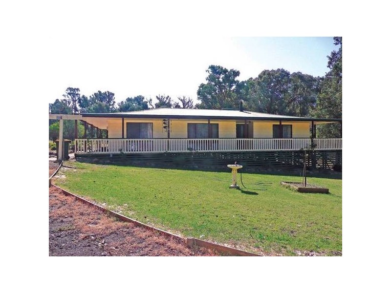 45 Hocking Crescent, Toongabbie VIC 3856