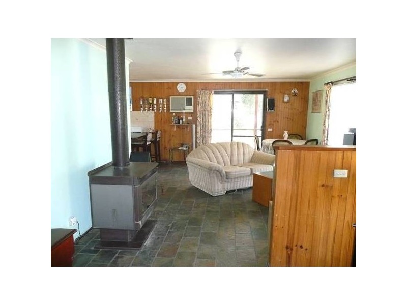 45 Hocking Crescent, Toongabbie VIC 3856