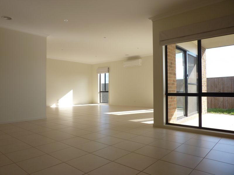17 Summerhill Close, Traralgon VIC 3844
