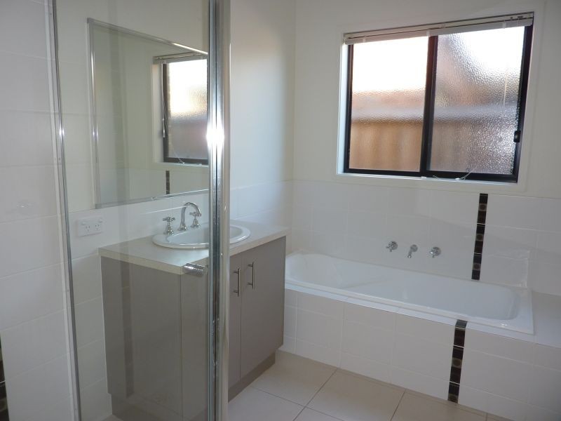 17 Summerhill Close, Traralgon VIC 3844