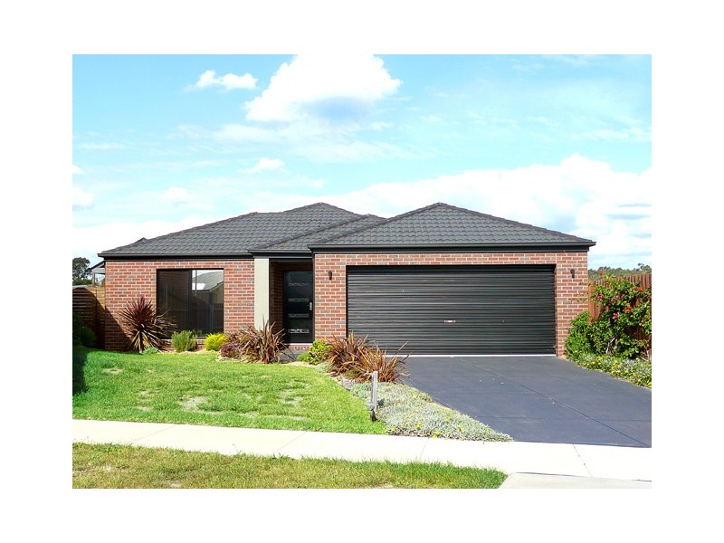 18 Lawn Avenue, Traralgon VIC 3844