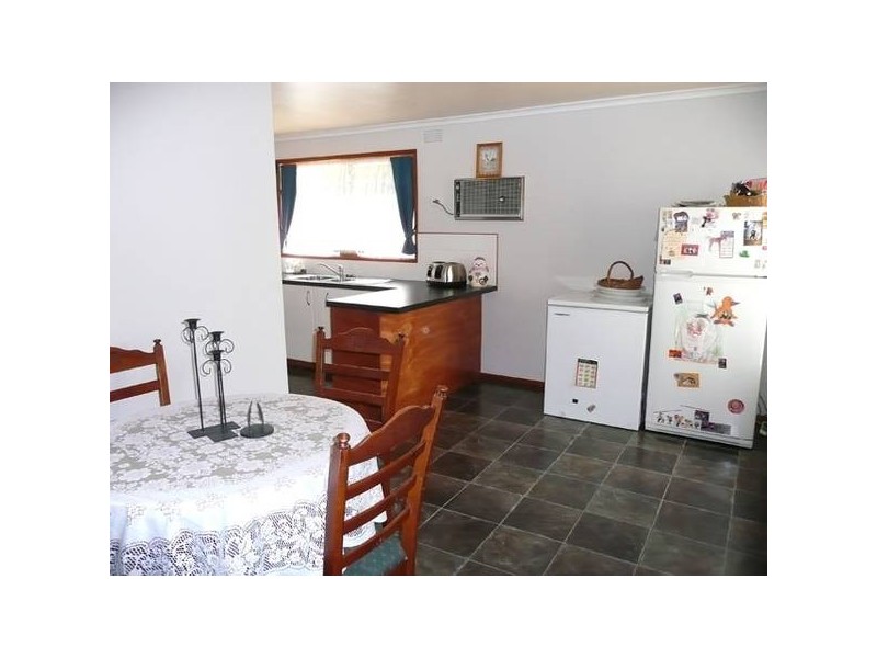 33 Sparks Lane, Toongabbie VIC 3856