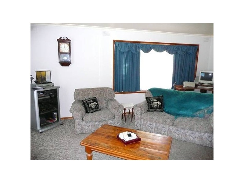 33 Sparks Lane, Toongabbie VIC 3856