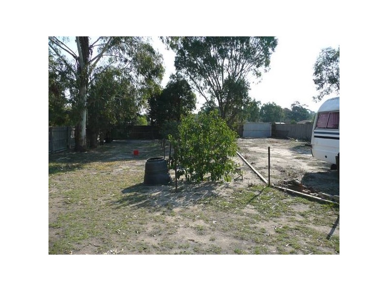 33 Sparks Lane, Toongabbie VIC 3856