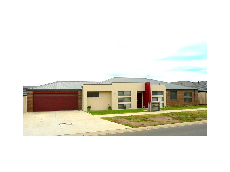 28 Oak Avenue, Traralgon VIC 3844