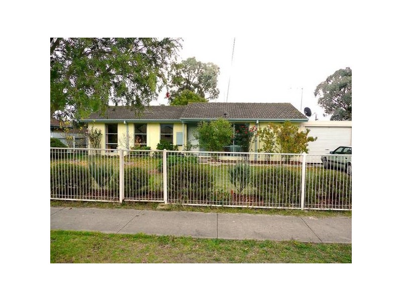 13 Beattie Crescent, Morwell VIC 3840