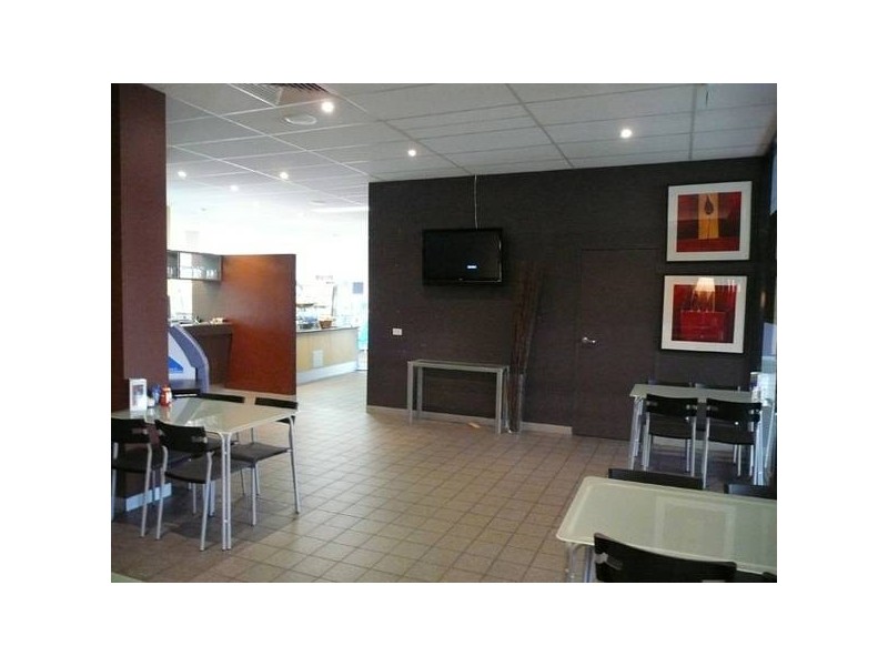 Ollerton Avenue, Moe VIC 3825