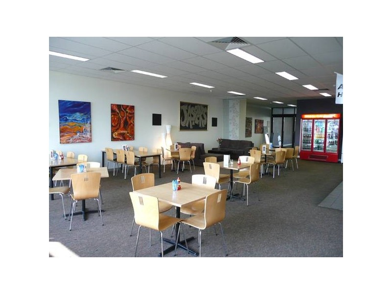 Ollerton Avenue, Moe VIC 3825