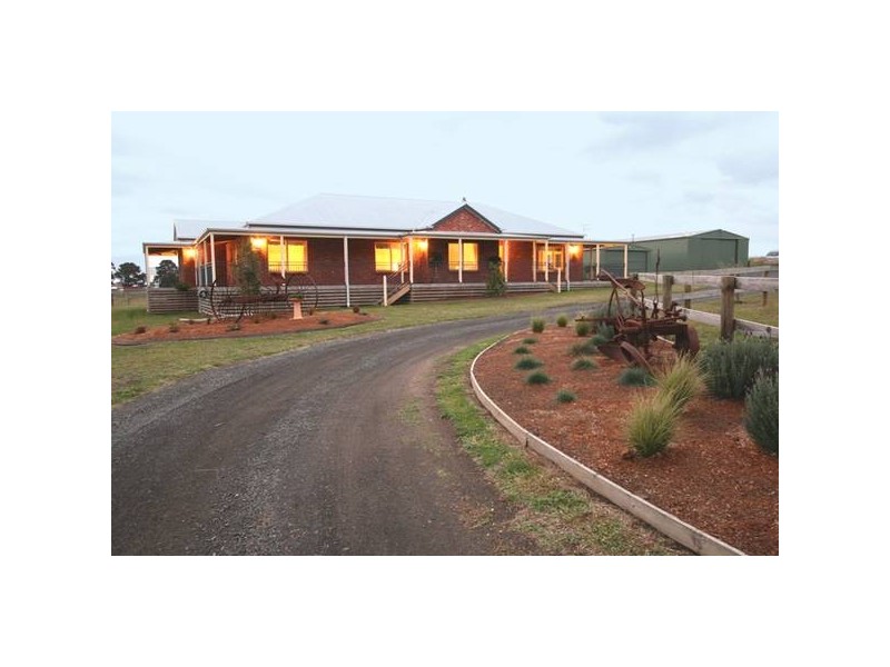 11 Warren Terrace, Hazelwood North VIC 3840