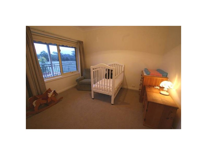 11 Warren Terrace, Hazelwood North VIC 3840