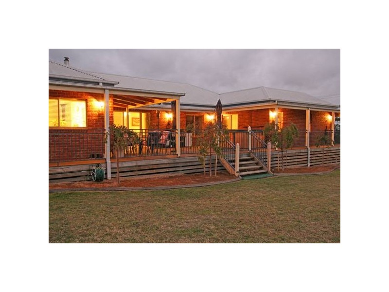 11 Warren Terrace, Hazelwood North VIC 3840