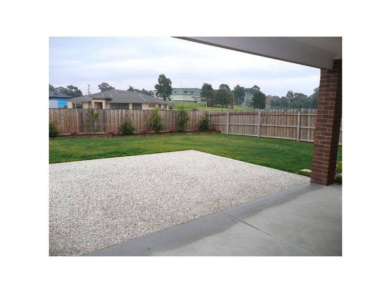 11 Riverslea Boulevard, Traralgon VIC 3844