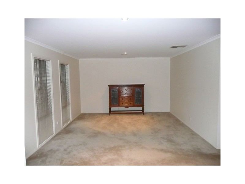 8 Avon Close, Traralgon VIC 3844