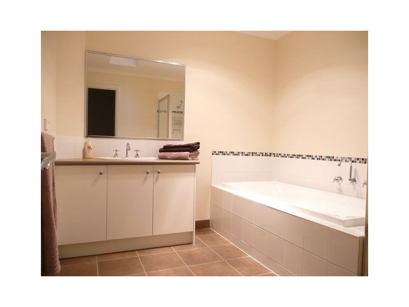 8 Avon Close, Traralgon VIC 3844