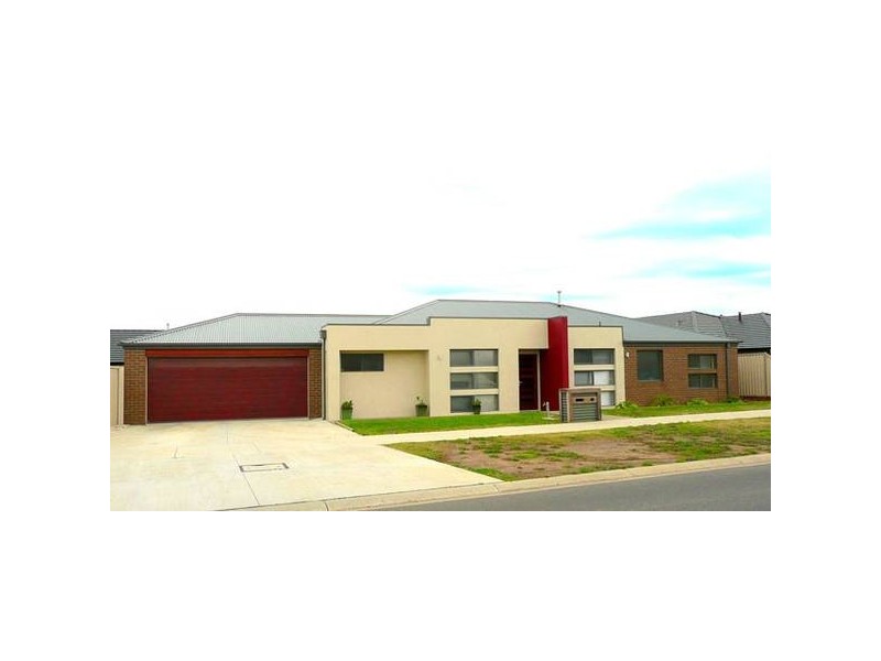 28 Oak Avenue, Traralgon VIC 3844