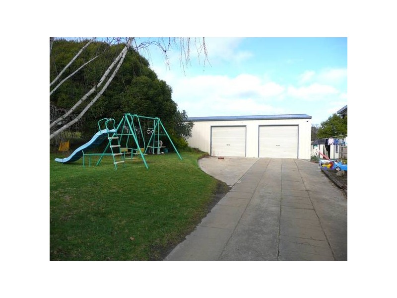 19 Stradbroke Road, Gormandale VIC 3873