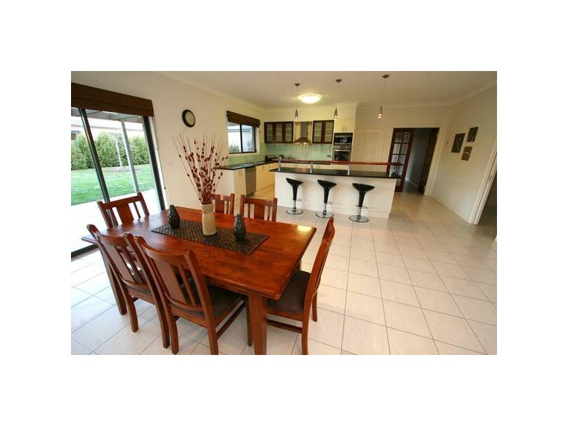2 Sunhill Rise, Traralgon VIC 3844