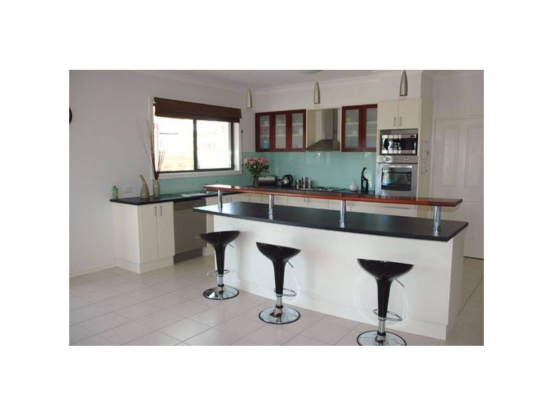 2 Sunhill Rise, Traralgon VIC 3844