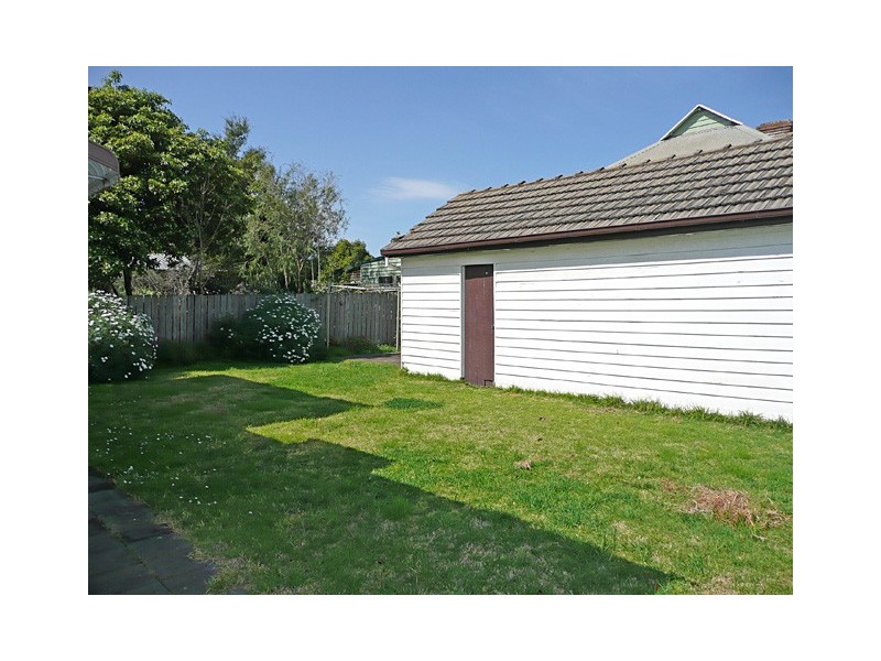 15 Queens Parade, Traralgon VIC 3844
