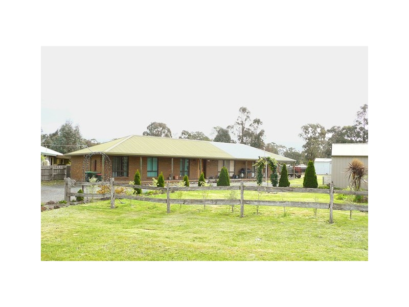 25 Sparks Lane, Toongabbie VIC 3856