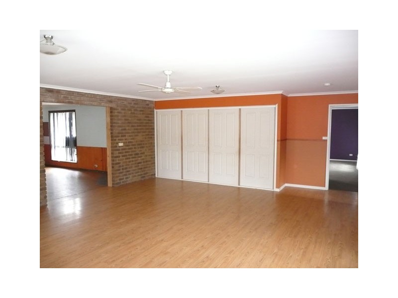 25 Sparks Lane, Toongabbie VIC 3856