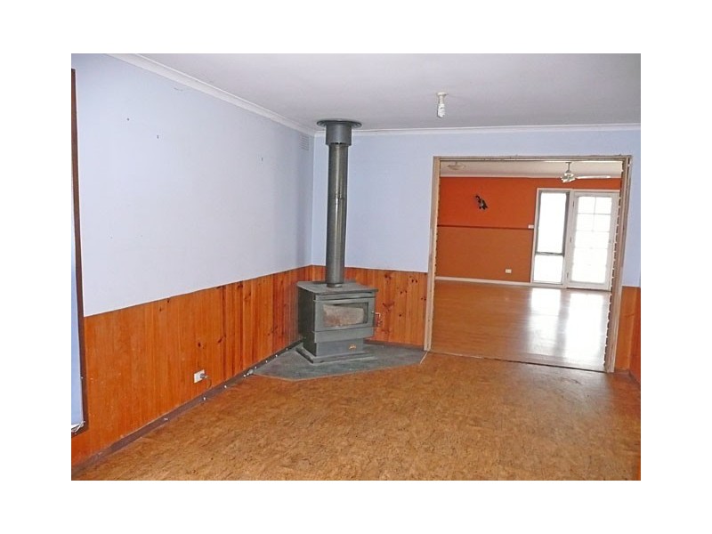 25 Sparks Lane, Toongabbie VIC 3856