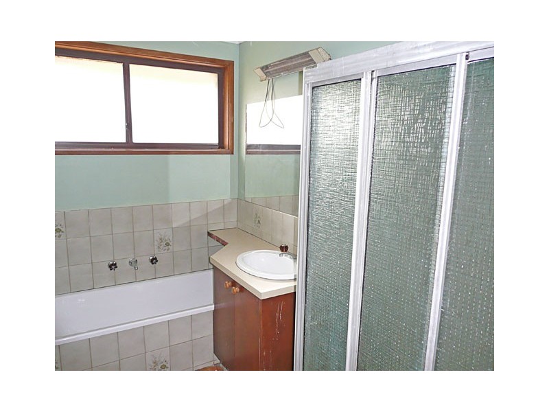 25 Sparks Lane, Toongabbie VIC 3856