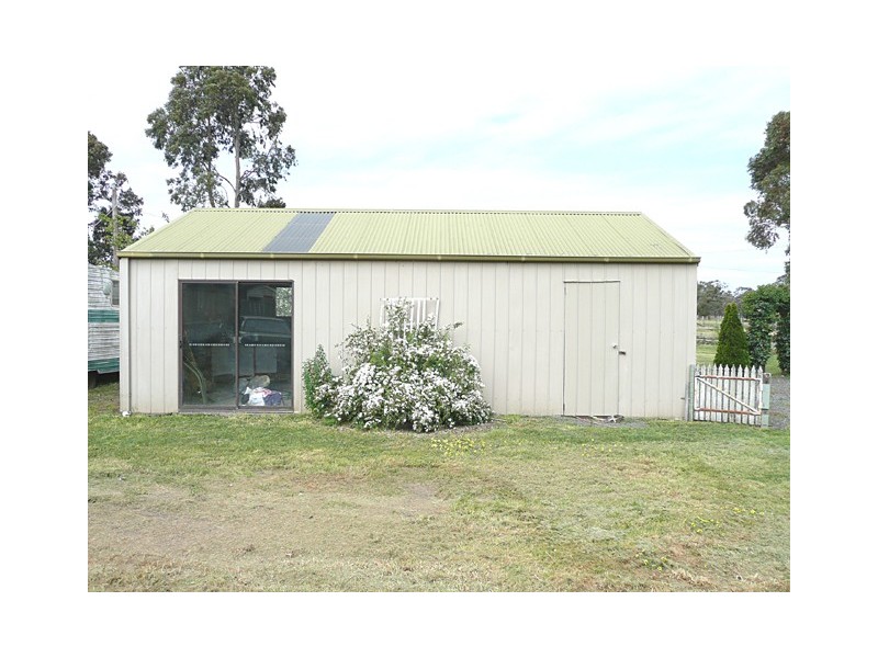 25 Sparks Lane, Toongabbie VIC 3856