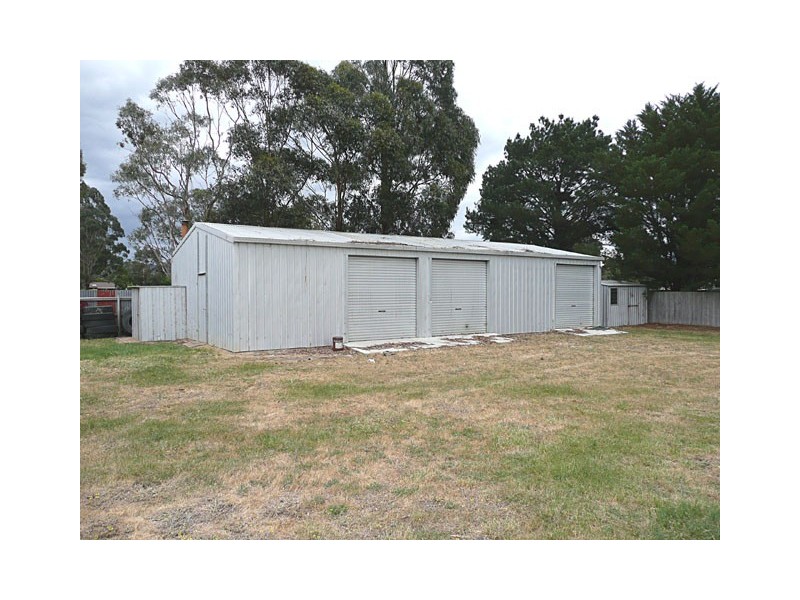 25 Sparks Lane, Toongabbie VIC 3856