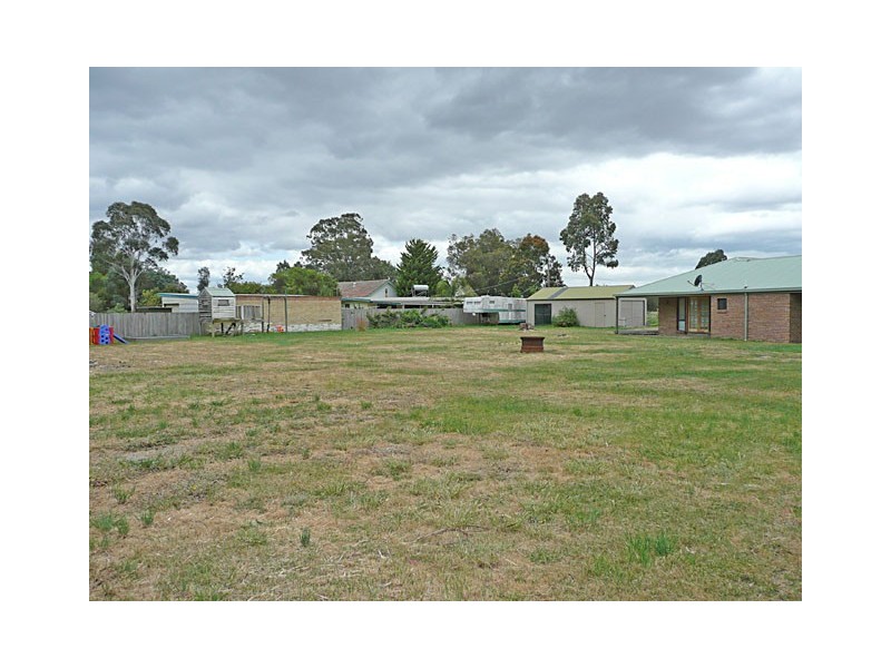 25 Sparks Lane, Toongabbie VIC 3856